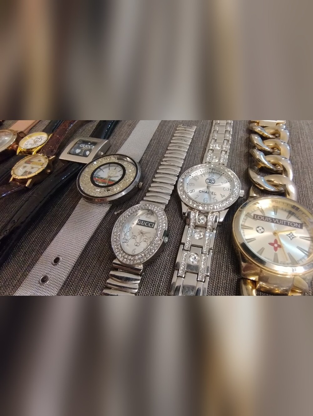 Lot of 14 Fashion Watches No Name Brands Just for Fun! All Work & have New Batts - Picture 10 of 16